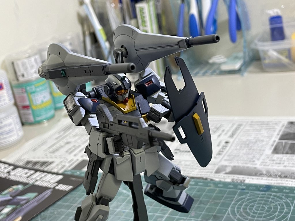 『ティターンズ&シロッコ工房製の化け物モビルスーツ相手に喰らいつける(ワンチャン勝てるかも?…いや無理か)ネモをイメージして制作。 ネモの発展機には既にネモⅡ、ネモⅢなんかが居ますが、それらとは別系統の高機動&高火力重視機体がコンセプトです。