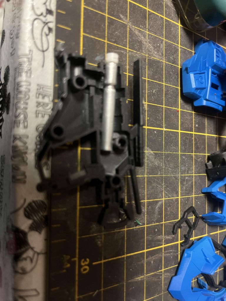 ガンカメラにミライト入れて光るようにしてます。