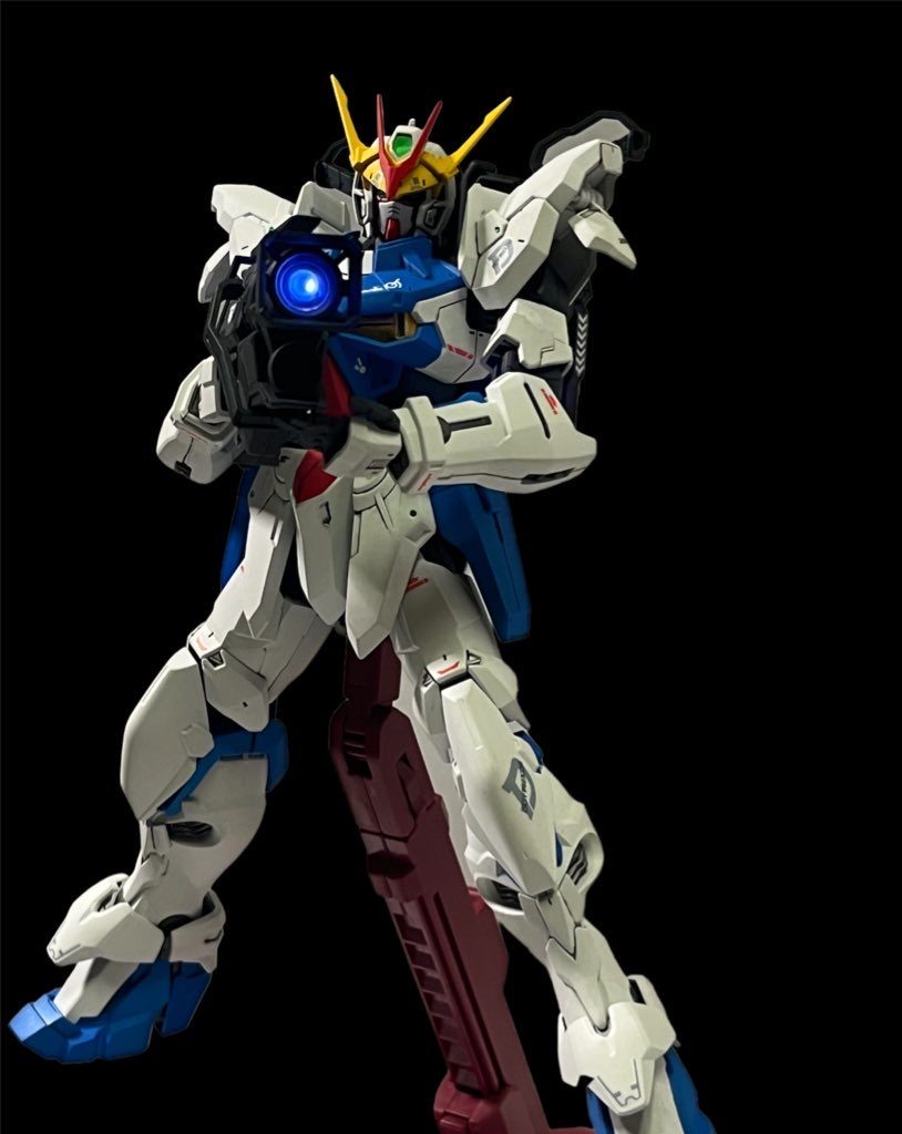 ガンダムアストレイアウトフレームD–3枚目/制作者：イノ