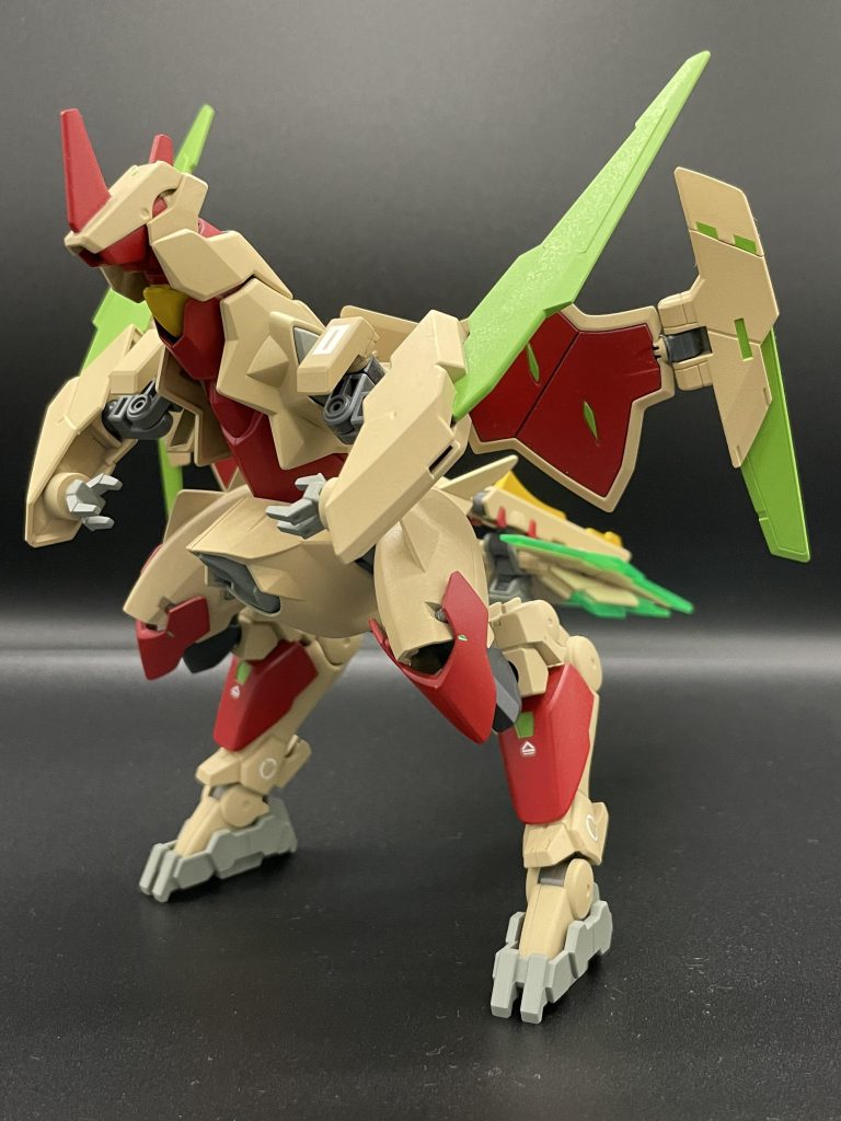 [前]元からダナジンはドラゴン型ですが、足が細いのでジンクスの足と交換して、そこから逆にして逆関っぽく仕上げました。腕はダークマターブレイドとリボーンズキャノンのマニピュレーターを使用。一部30MMの水転写式デカールを使用。