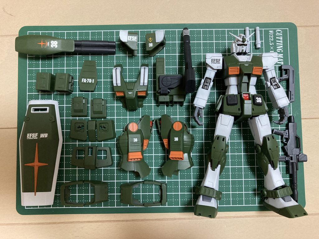 もともとはプロトタイプガンダムカラーのフルアーマーにしようと思っていましたが、緑のアーマーも捨てきれず。ただ顔を緑にしたくなくて、GUNSTAを見ていたところ、takuma_baseさんという方のがめちゃくちゃかっこよくて参考にして作製しました（といいつつ90%くらい真似です、残り10%はマスターアーカイブ）。すみません🙇🏻🙇🏻🙇🏻 とりあえず、トップコートはまた次週いつも閲覧ありがとうございます。  