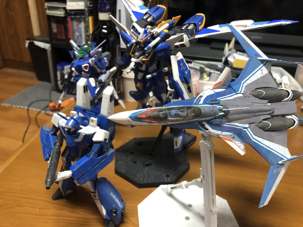 いろんな青いのを集めてみました。