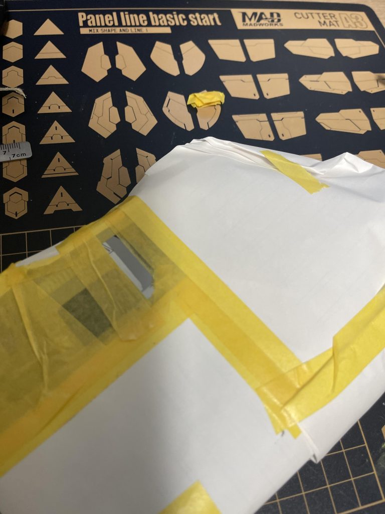 順不同ですが、塗り分け後に、マスキングテープを剥がしたら、見事に塗り忘れ部分を発見💡　やり直しです。