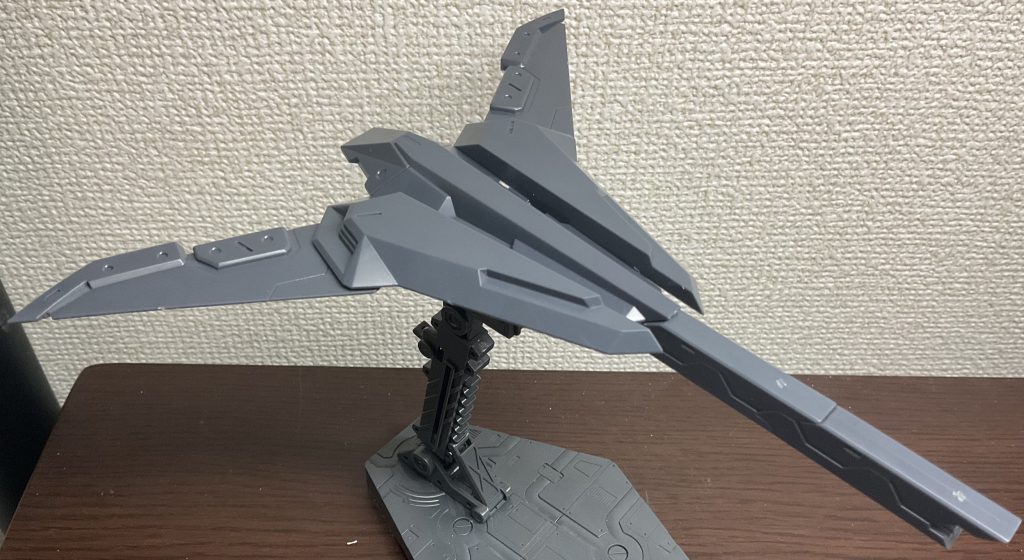 実はシールドブースターは分離させて無人可変翼支援戦闘機ブースタービットとしても運用できます形状のおかげで重力下でも難なく運用でき、SFSとしても使用できるとかいう優れものです