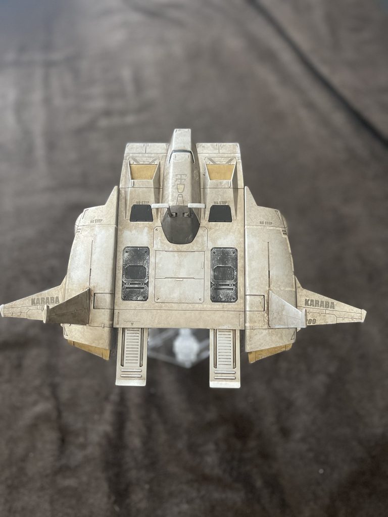 塗装レシピ
グレーサフ後に、MR.COLORのシルバー塗装。デカール貼り後に、クレオス水性ホビカラー、つや消しクリアーを塗装しました。

以前、シルバー塗装の上から、アクリル系のクリアを吹いたところ、見事にシルバーが溶解したので、今回は水性クリアを使っています。

ウェザリングは、Mr.ウェザリングカラーのグラウンドブラウンで全体をウォッシングしたのちに、MSが乗る土台部は、金属摩擦表現として、田宮エナメルカラーのフラットアルミをスタンピンスポンジで軽くタッピングしました。