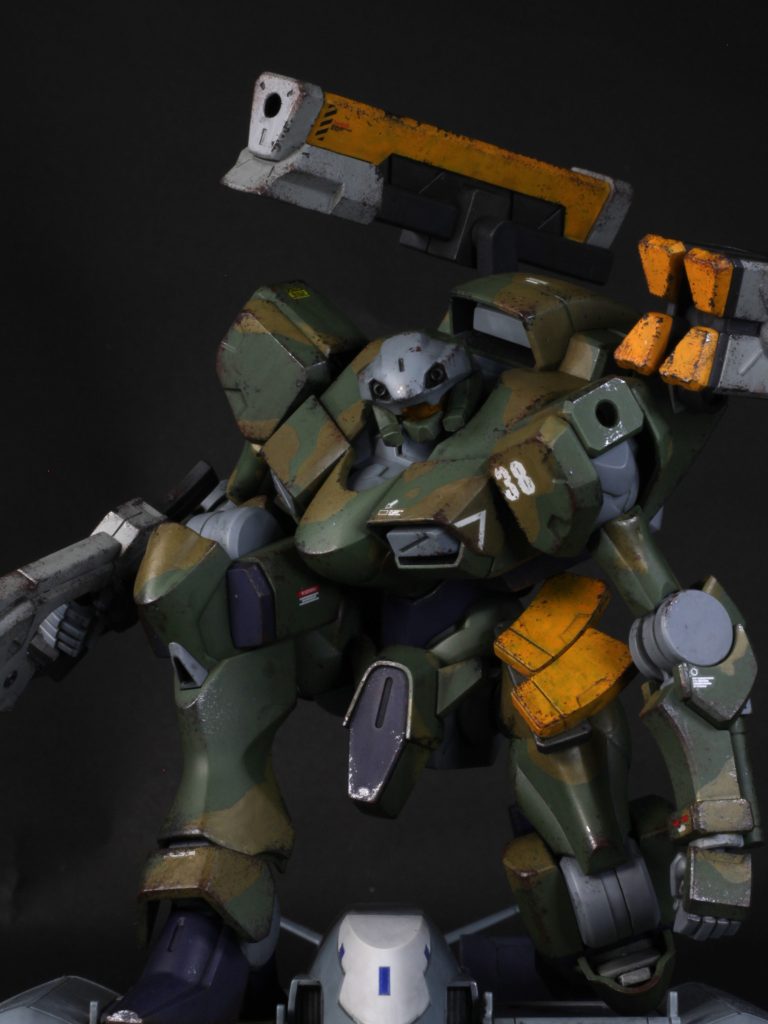 今回のデカールは、水星の魔女以外のガンプラ公式の物です。最近他社製が多かったからね。ディテールアップとかもしてない。肉抜き埋めたくらいです。