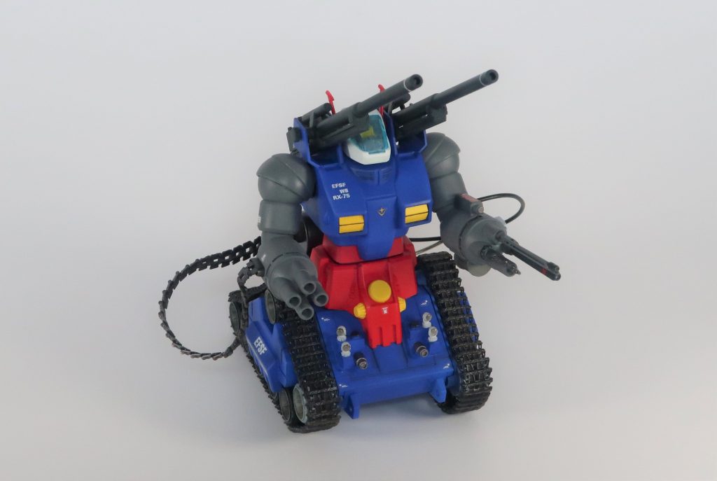 右腕→対MS/対空用大口径4連装機関砲左腕→火炎放射器・低出力ビーム砲・グレネード投射機・小口径機銃これらの兵装を駆使して敵の地上施設を破壊します。