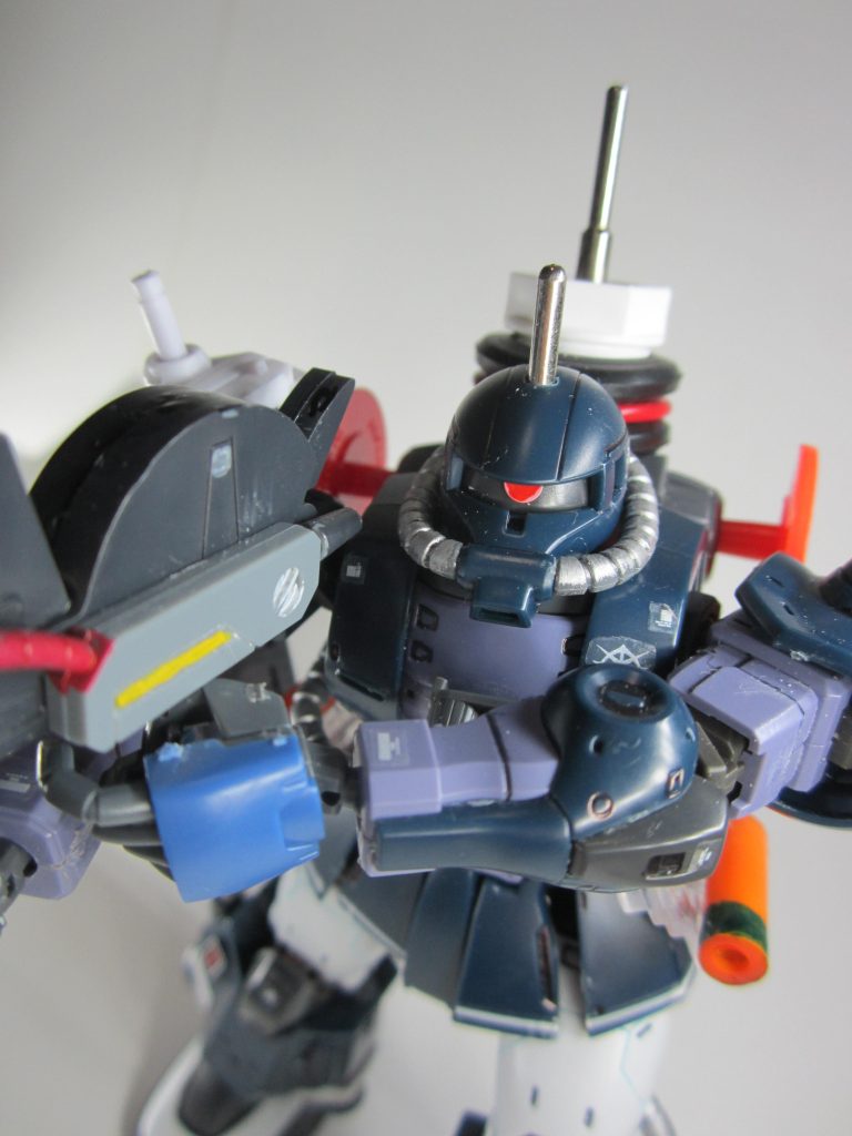 ビームライフルの装着状態。