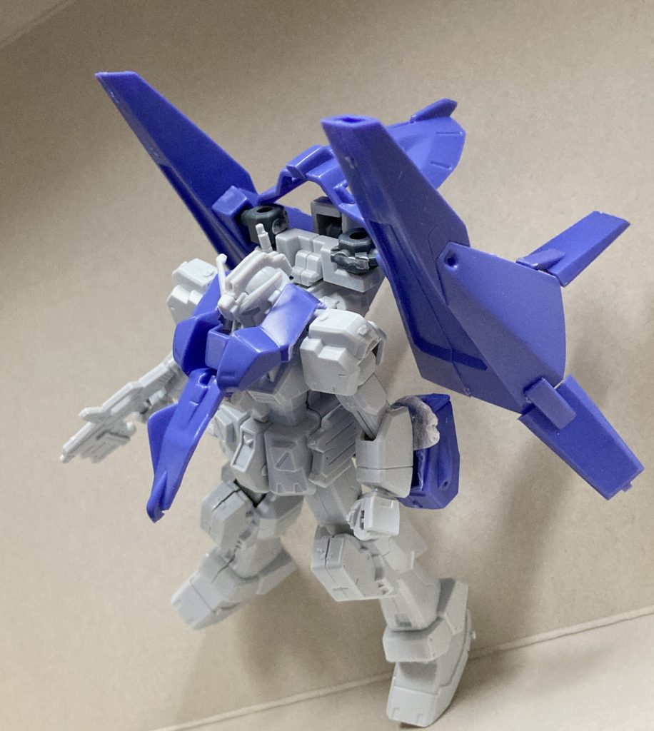 高機動ブースター装備型は、1/220メッサーラからパーツを取りました。