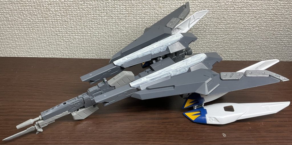 主翼を後退させて下部のバーニアを展開すると、超音速飛行形態になります完全にF-14を意識してます