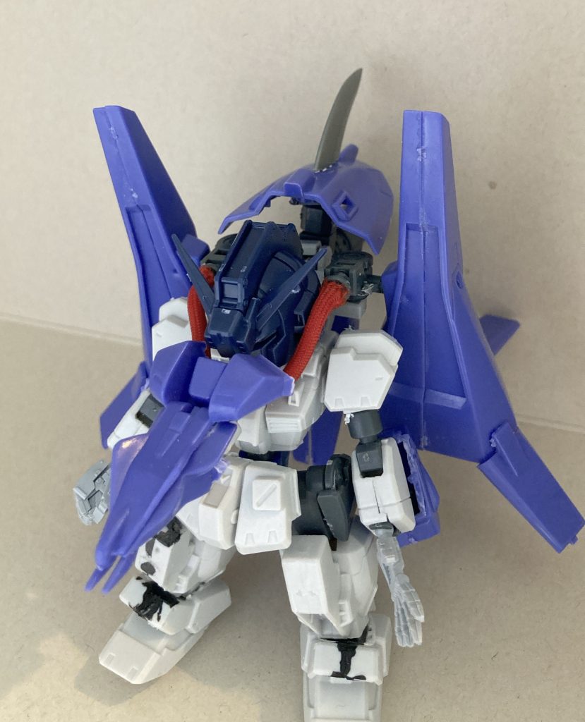 古いキットなので合わせ目の処理が大変でした