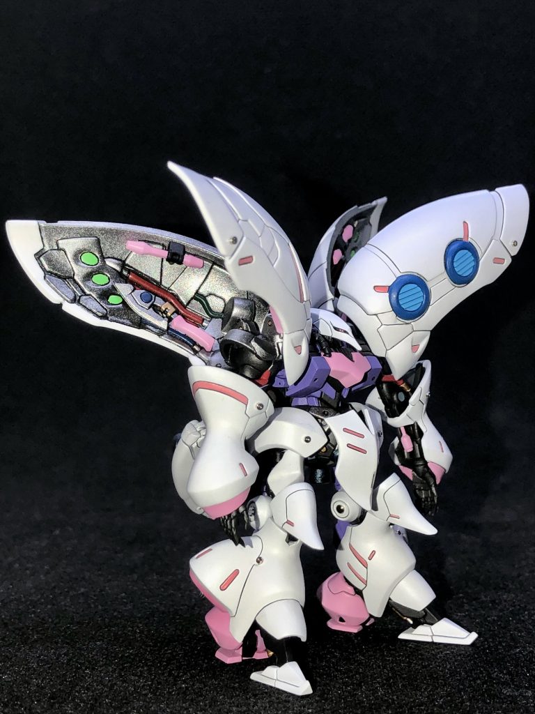 元キットは猫背がモグラみたいで可愛いかったのですが、他の人が胸を張らせる改造をしていてカッコ良かったので自分も真似しました。