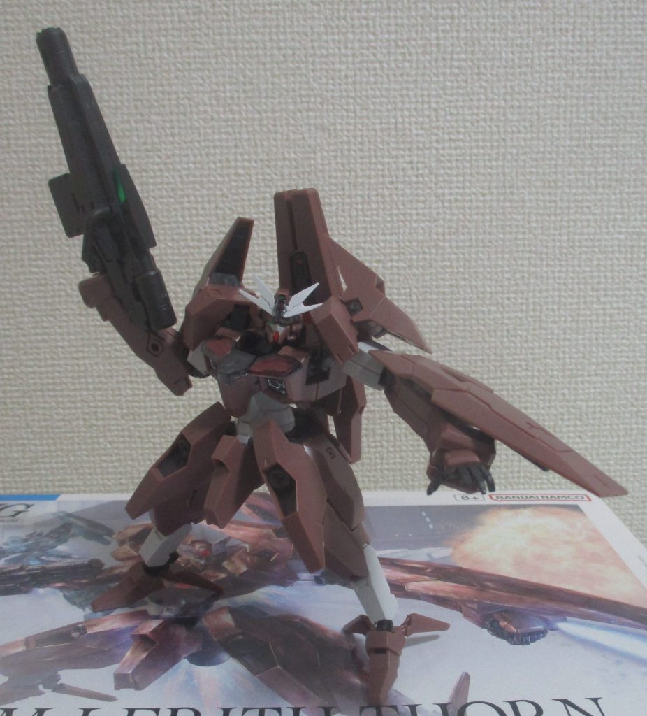 「異形」なスタイルが目を引きます・・・。