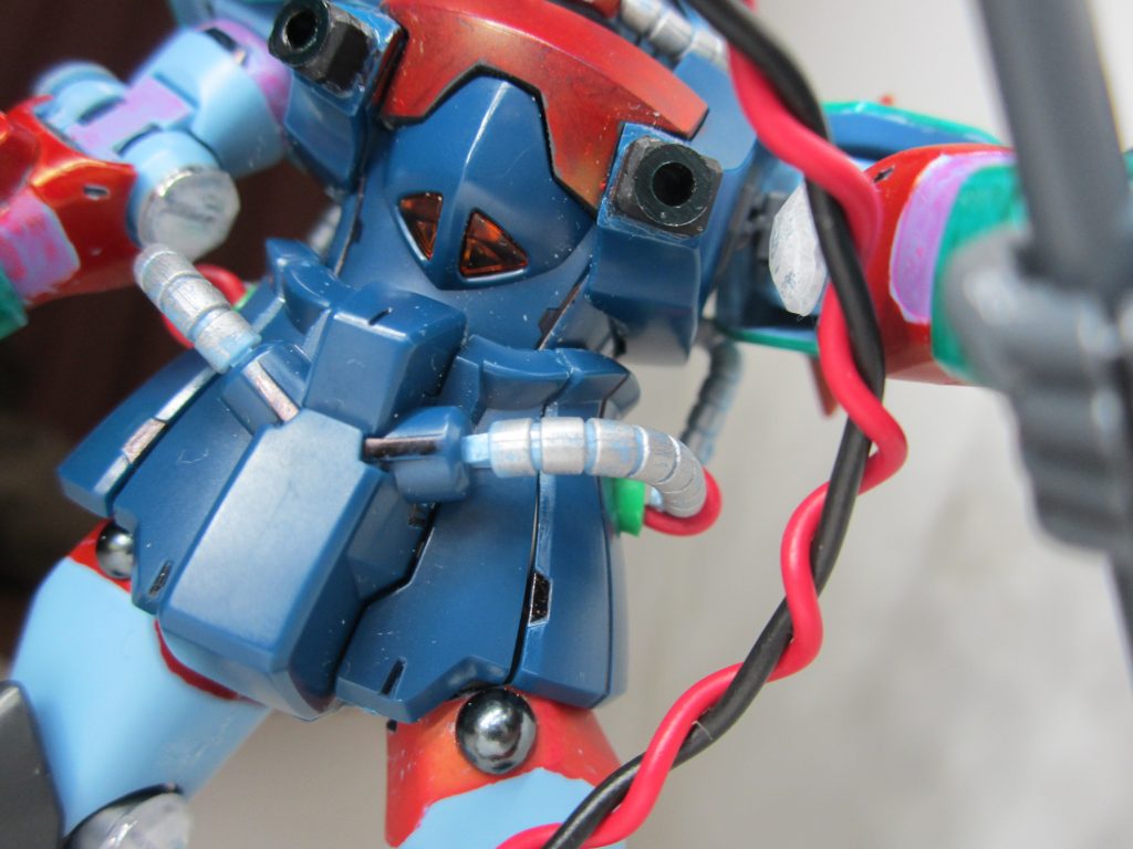 ヒートロッドを、赤・白の2本でクロスしてみました。