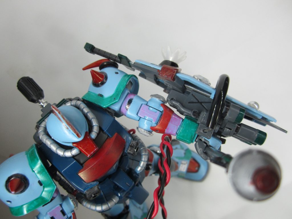 LEFT ARMの塗装・変更状態。