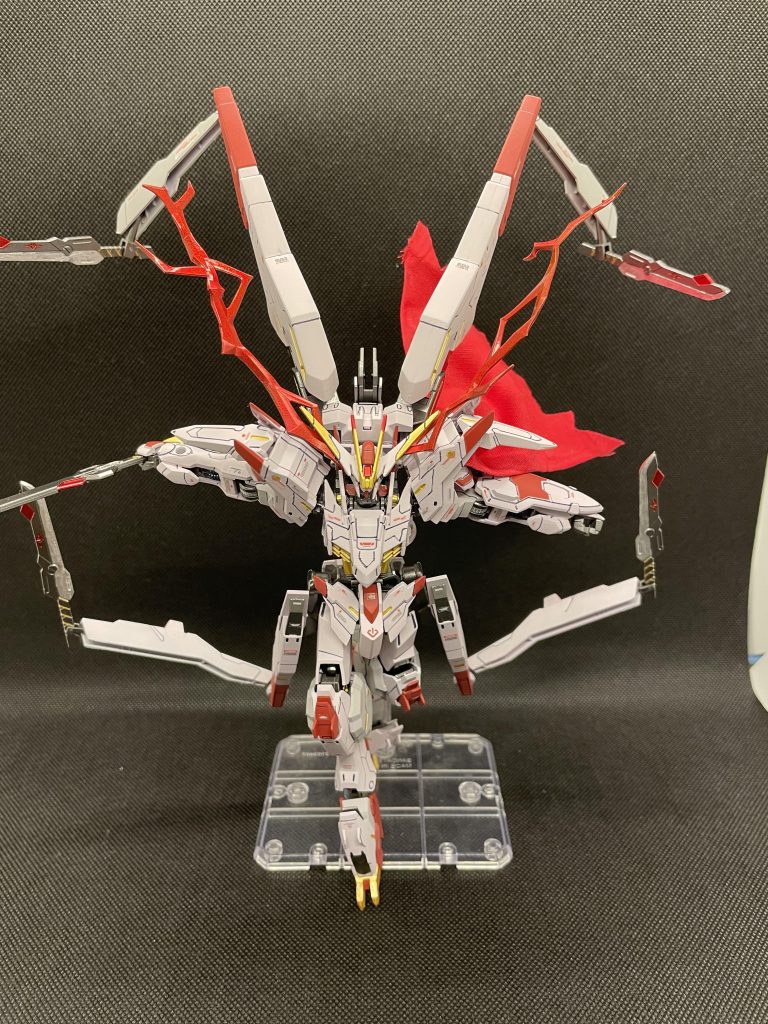 劇中のポージングもなんとかギリギリ