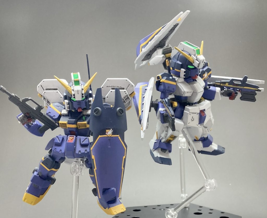 ボディ部分を交換することで、アーマーつけてない2号機と、フルアーマー1号機が再現できます。