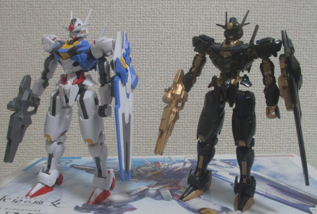 ちなみに、パーツ交換で、ノーマル状態にもなります。こうして並べると、色違いだけでもかなり別物に見えます・・・w