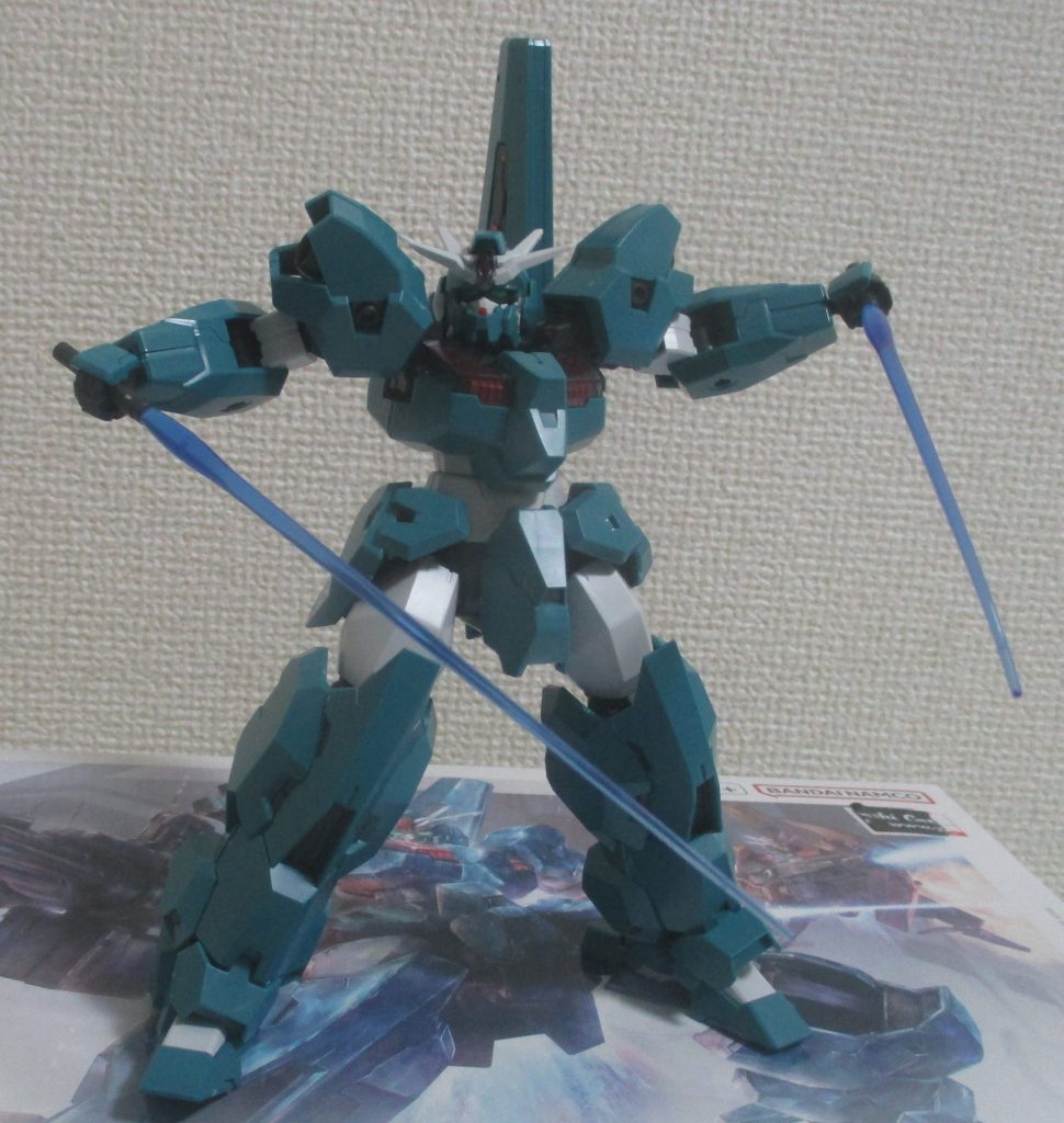 コチラも「進めば2つ」なビームサーベル二刀流!!