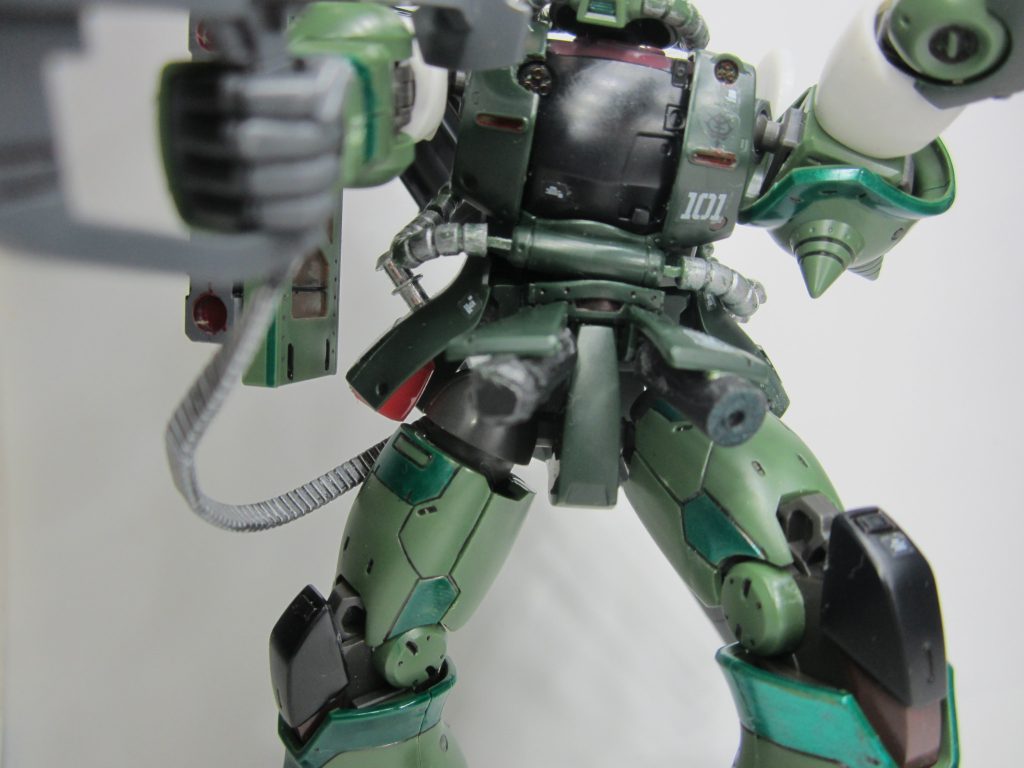 前部スカート部にビーム砲塔を追加しました。