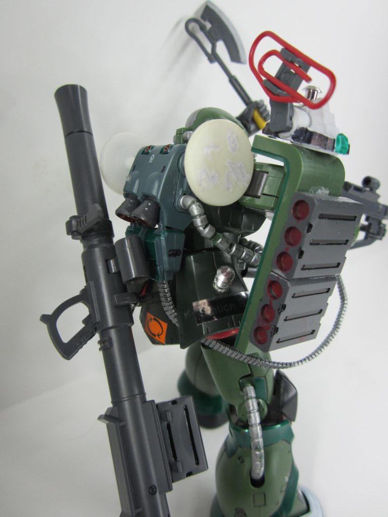 シールドにバズーカ用弾倉を装着しました。