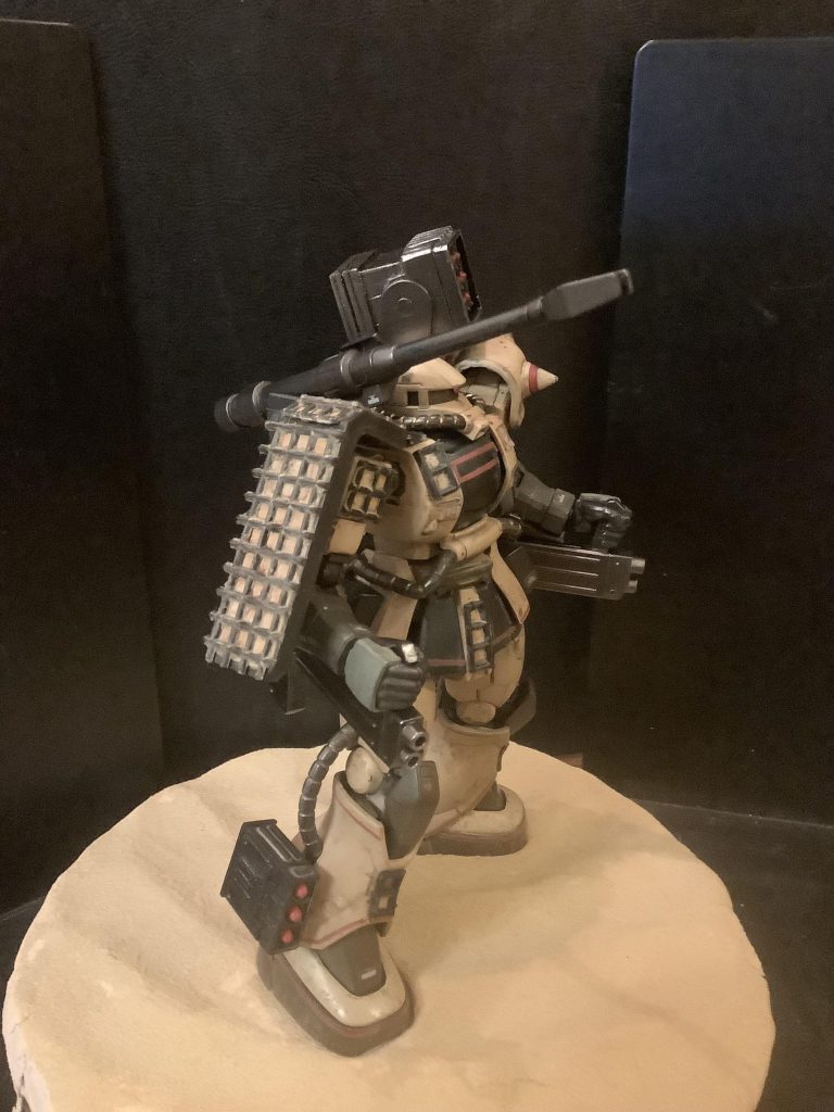 機動力が低いので装甲強化しているイメージです。