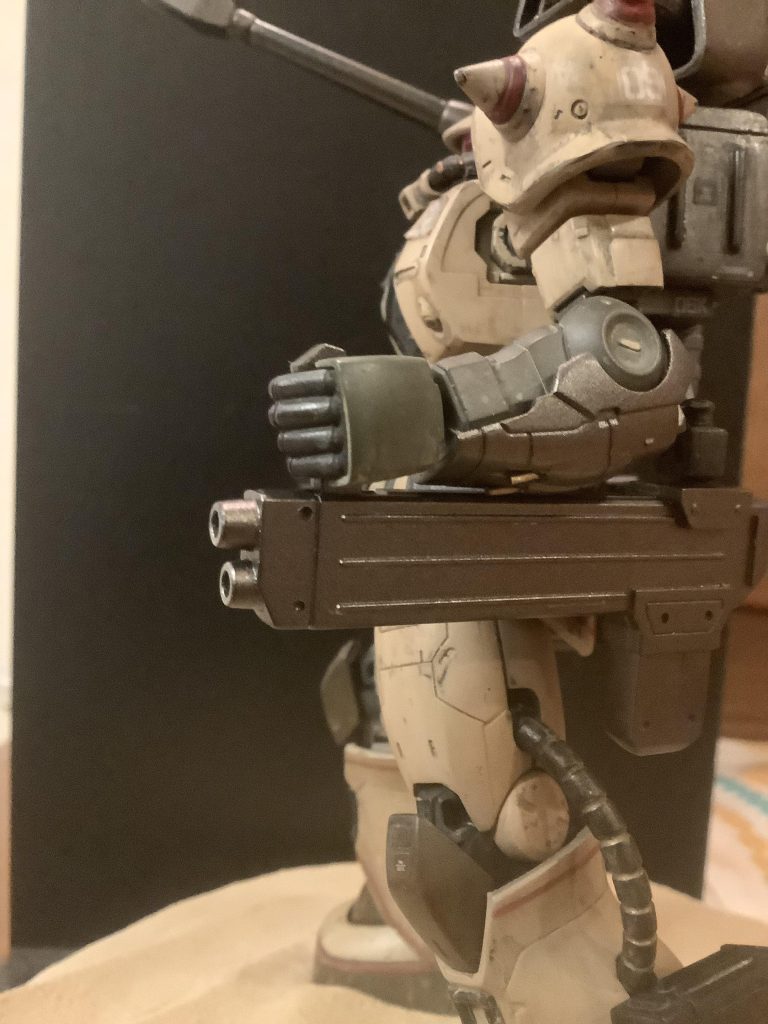 見えにくいですが左手のマシンガン 真鍮菅に改修