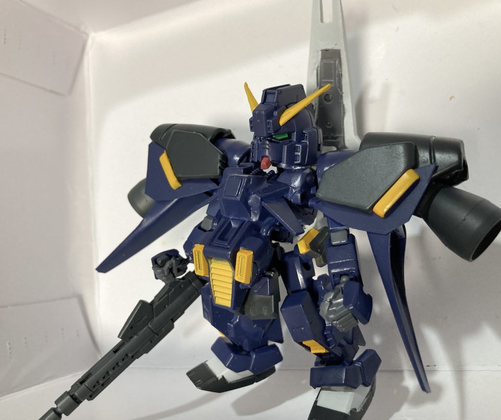 しょうがないので調色しました。iPhoneだと紫がうまく撮れないのですが、実際はもうちょい赤みがかってますここから更に細部を塗装、スミイレデカール、トップコートして仕上げました。TRデカールが残っていてよかったです。