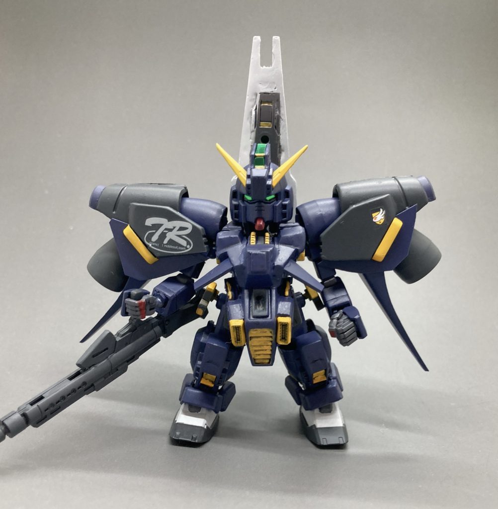 完成写真正面。前回同様、センサー部はカスタマイズマテリアル3Dメタリックシールの余白を用いてます。バーニア部には可動を仕込んでます。