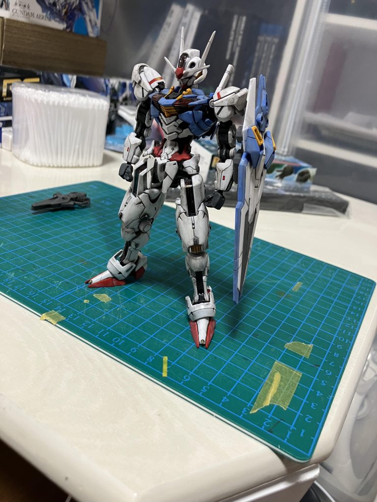 卓上にて、素立ち