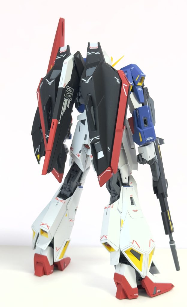 バインダーは気持ち小振りでコチラは少し違和感。それでもやはりZ系以外で見かけないバックショットでかっこいいです。