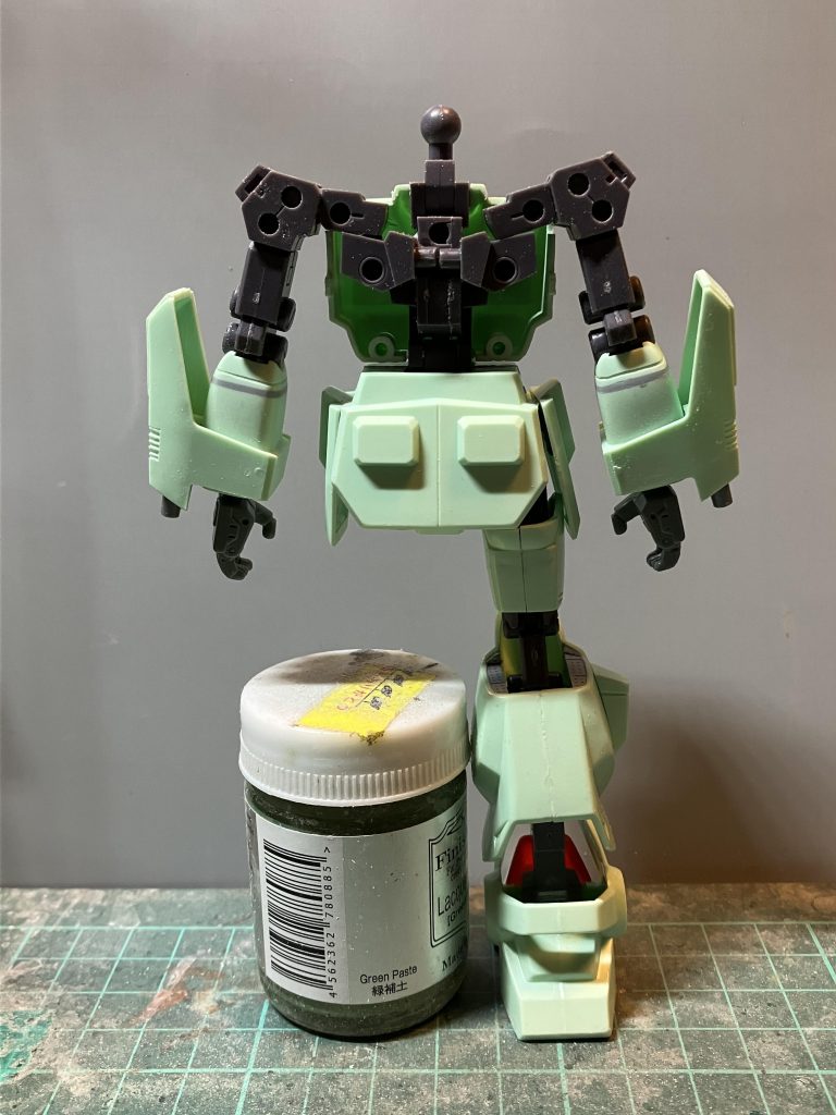 15m級のジーキャノンに、このフレームは丁度いいサイズでしたフレームは腕と腰以外は仕込んであります♪