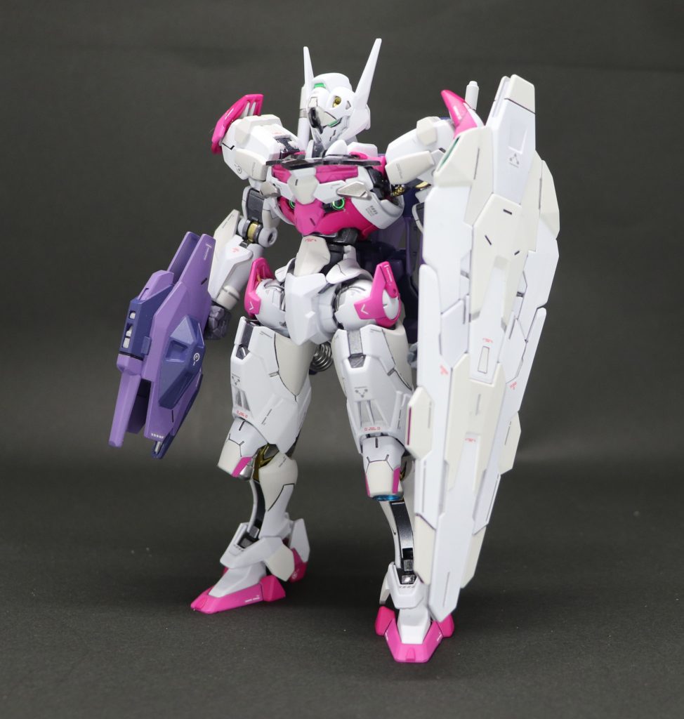 シールドの塗装も気にってます。