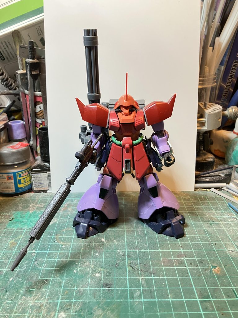 中、高生の頃に見切り発車で改造失敗パーツ破損や無くなったパーツのマラサイを今までに製作して使わなかったパーツやキットの余剰パーツを使って1つの機体にしました無理な改造は失敗の元になるから、あまり考えずポン付け＋α程度ゴテゴテは好みではないからシンプルに    