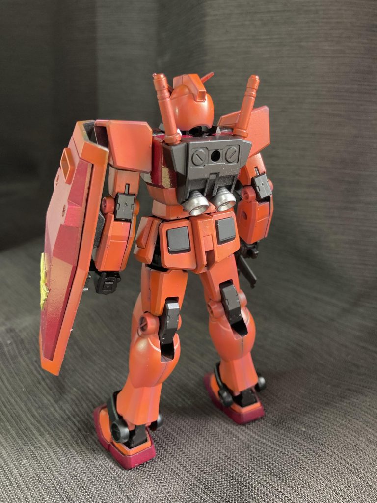 キット自体は基本無加工。アンテナのフラッグ落としたくらいですね。あまり深く考えずに塗りましたが、EGガンダムは後ハメ加工不要なんだし、脚部の合わせ目は消すべきだったかもしれません。ご覧いただき、ありがとうございました。