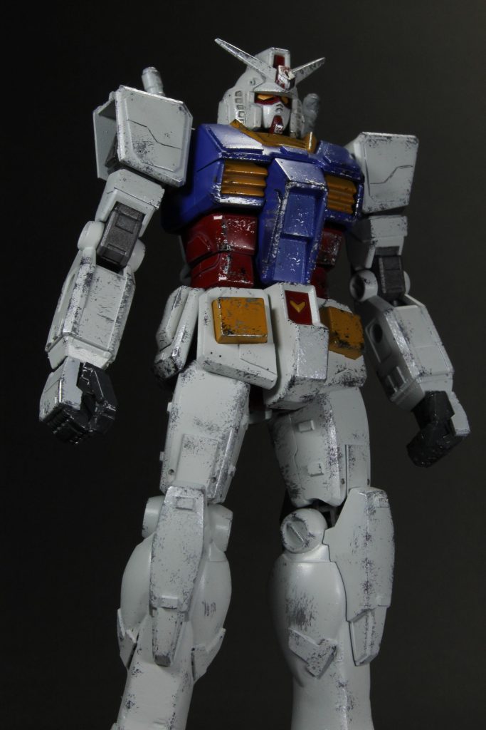 シルバーとブラックでチッピングをして渋めに仕上げてみました。ディティール追加も伴って少し強めの見た目になったと思います。