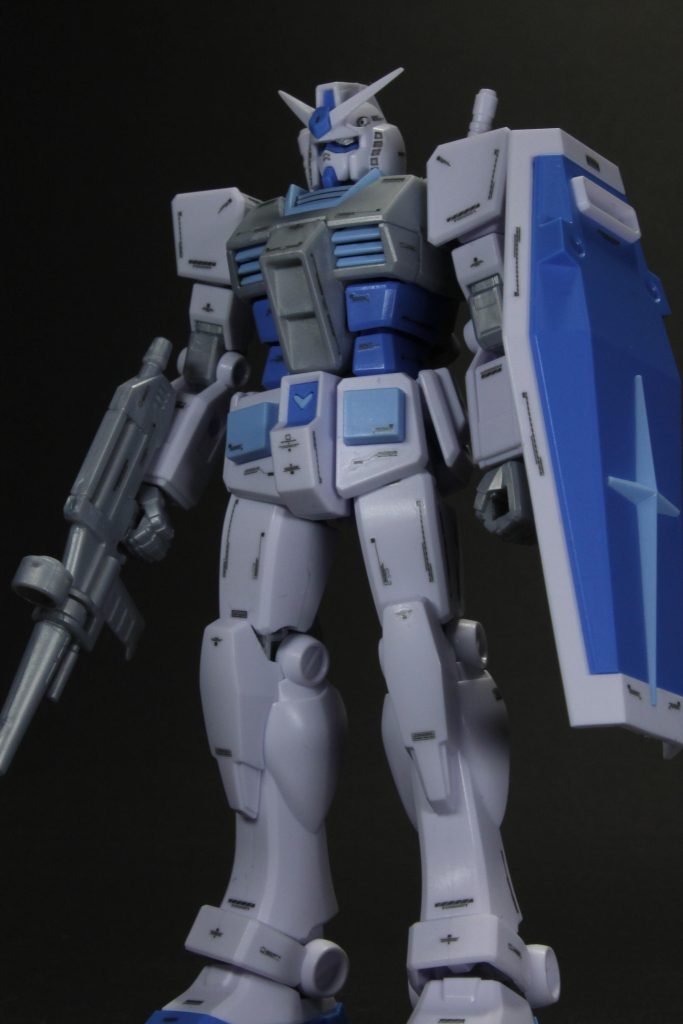 全身にVertexのデカールを貼り付けました。デカールを貼るとメカメカしさが増える気がしますね。せっかくの特別カラーなのでそのままの整形色で完成としました。