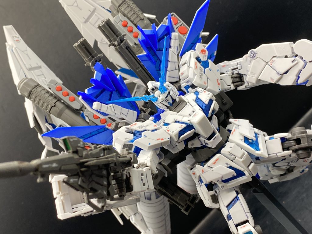 RX-0PG ユニコーンガンダム・ペルフェクティビリティ グロリアス–2枚目/制作者：萌木原あるく