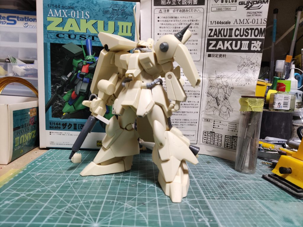 プラパーツは市販の