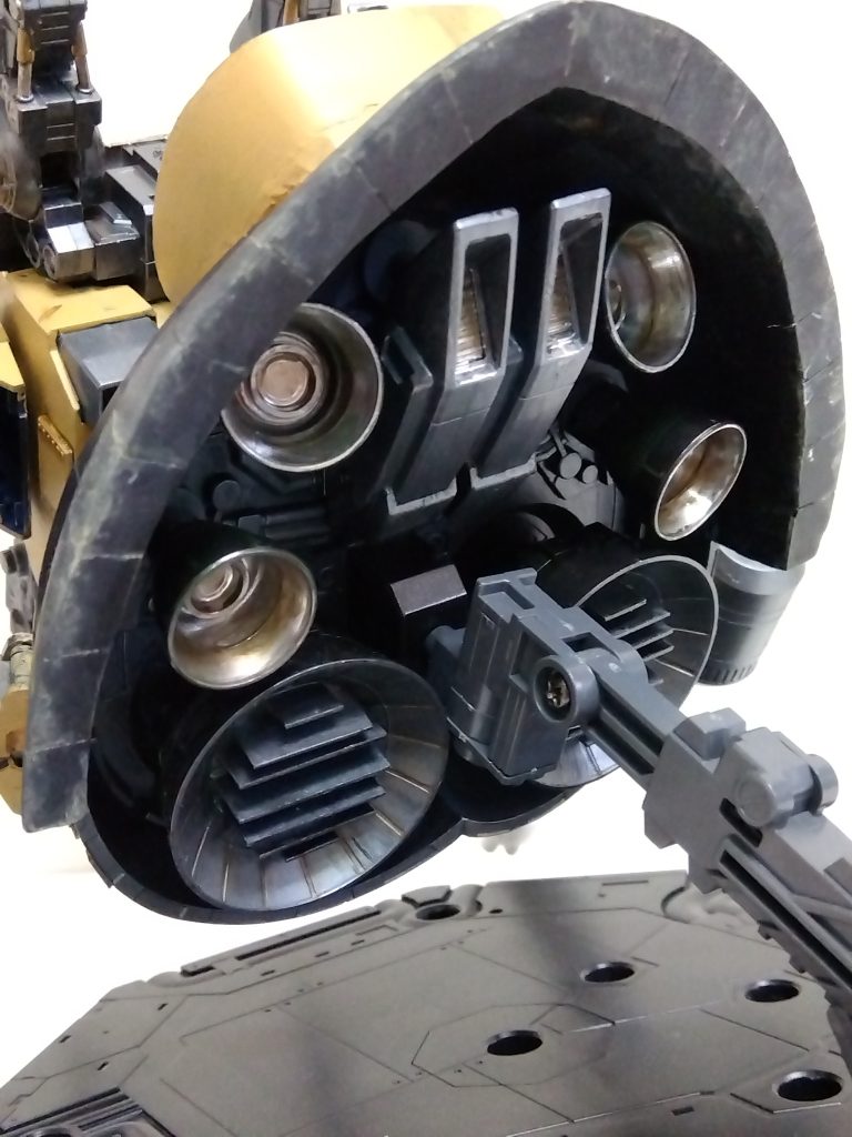 おまけの裏側。ホバー走行だから見せる必要ないんですけど、一応作り込みました。