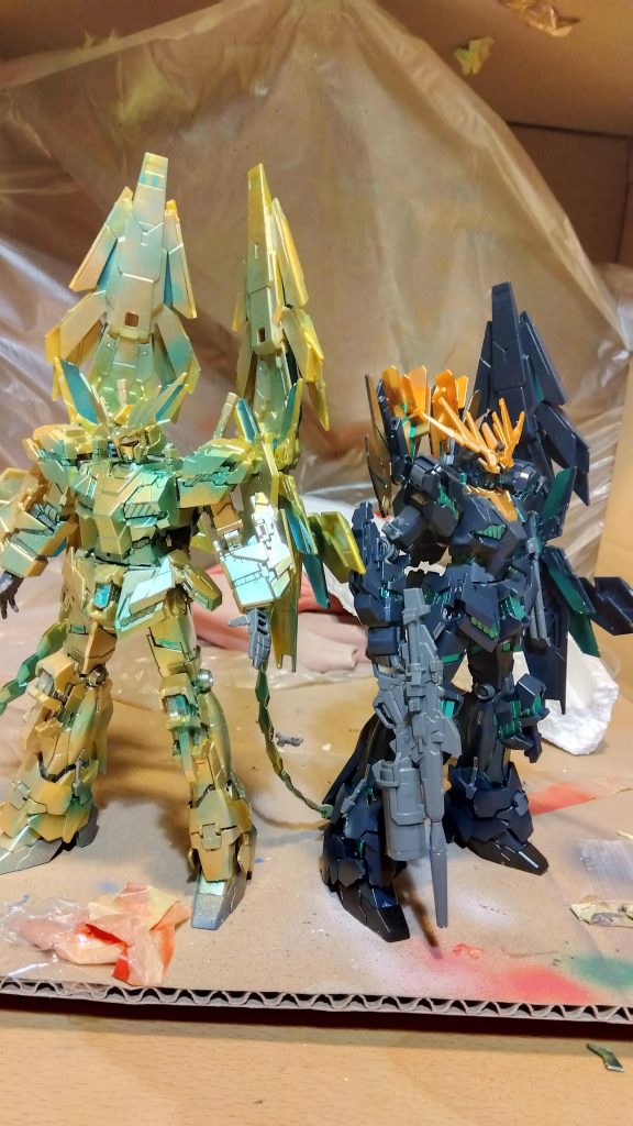 妹（フェネクス）とパシャリ！あとは、長男（ユニコーン）だけです！