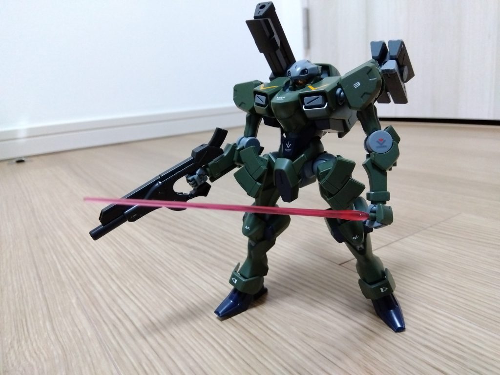 そういえばこのMS、楯が無いですね。