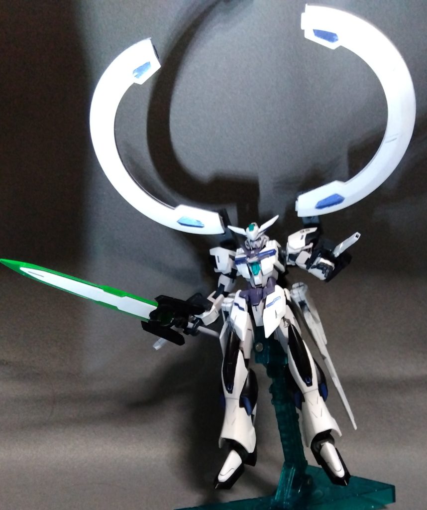 クレセントムーンモード月吼大弓1.5ガンダムのアルヴァアロンキャノンモード、あるいは大使砲粒子制御アンテナを仮想開放型バレルとして、強力な砲撃を放つ