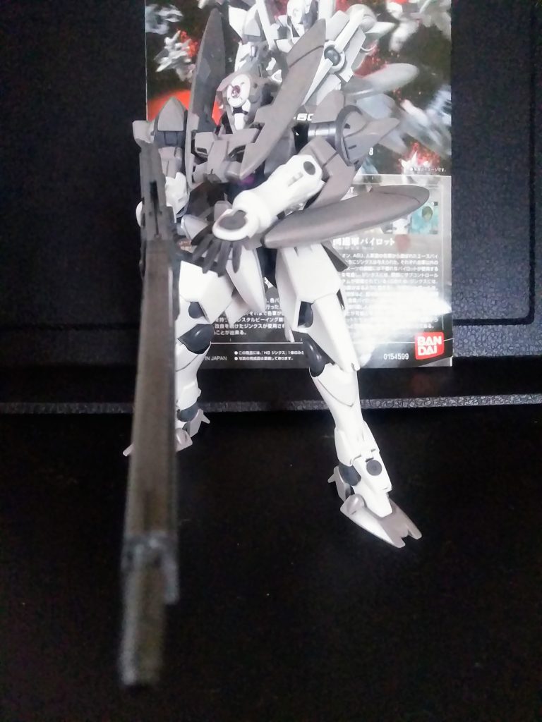 この子のお顔『オっさんの渋面ヅラみたい』で親近感が湧きます。『GN ロング バレル B.R & GN クロー(指先が尖っているのです)』