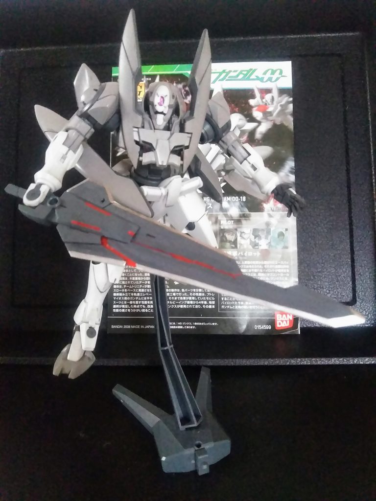 可動も満足 🈵😆 ただ、胸と腰のデッカイのが邪魔!『GN バスター ソード』