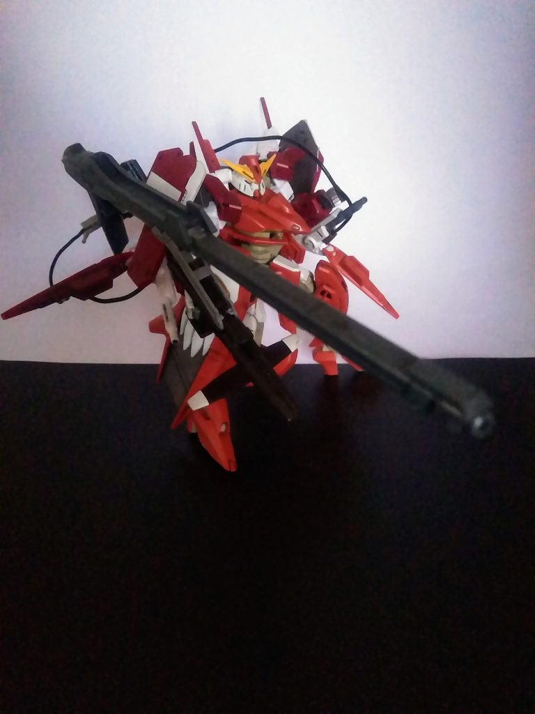 折角三機分なのだから、ヤらなきゃ損!『一人三役、ハイ メガ ランチャー』 駄目だ、全然絵にならん。😭