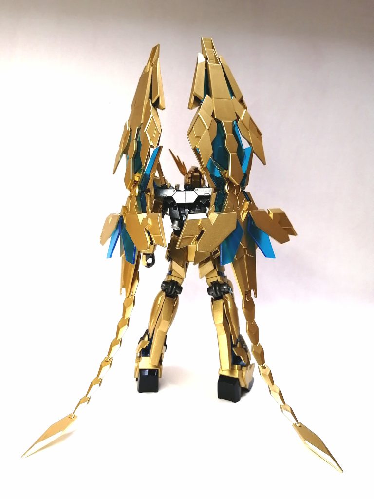 このキットはアームド・アーマーの造形がすばらしいですね。見事に表現されています。