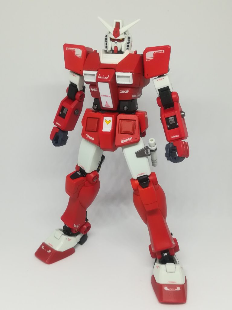 レッドは過去に水性トップコートスプレーで変色したり、作成中に塗装面から手に付き他パーツに色移りしたりと苦手。今回はマーカーのつや消しをやってみたが赤が変色はしなかった。但し水転写デカールを貼るときに赤が水で溶け出し、白いデカールが赤く滲む!もう少しデカールを貼りたかったが、怖くて出来なかった。