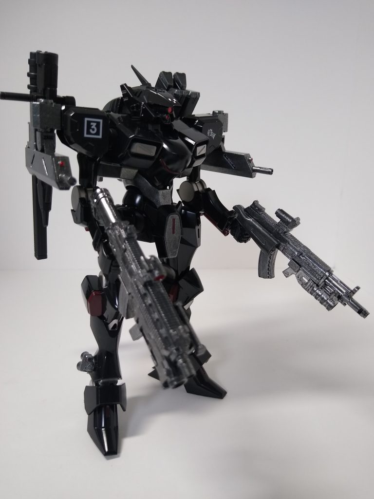 分かりづらいですが脚の下部にスタビライザー的なパーツを追加しました。