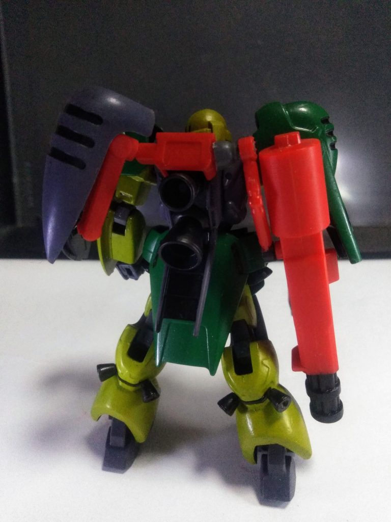 『ゾロアットの地上改修機』らしいです。製品も優遇されていて、1/100もございます。他の機体はどうして出さなかったのだろう🤔